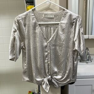 Abercrombie cropped tie front print satin shirt in light gray pattern